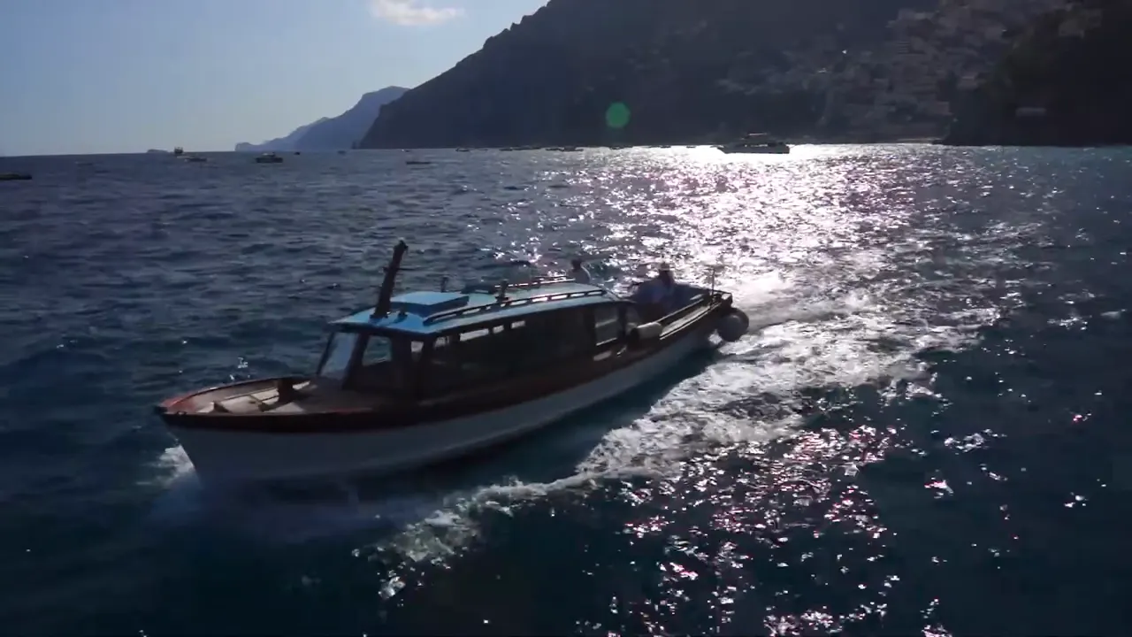 La barca della villa sul mare di Positano